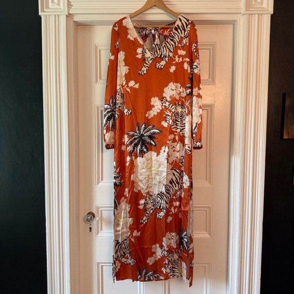 NWT Las Sureñas Women’s Long Orange Floral Tiger Print Dress Medium 100% Silk - Picture 2 of 14